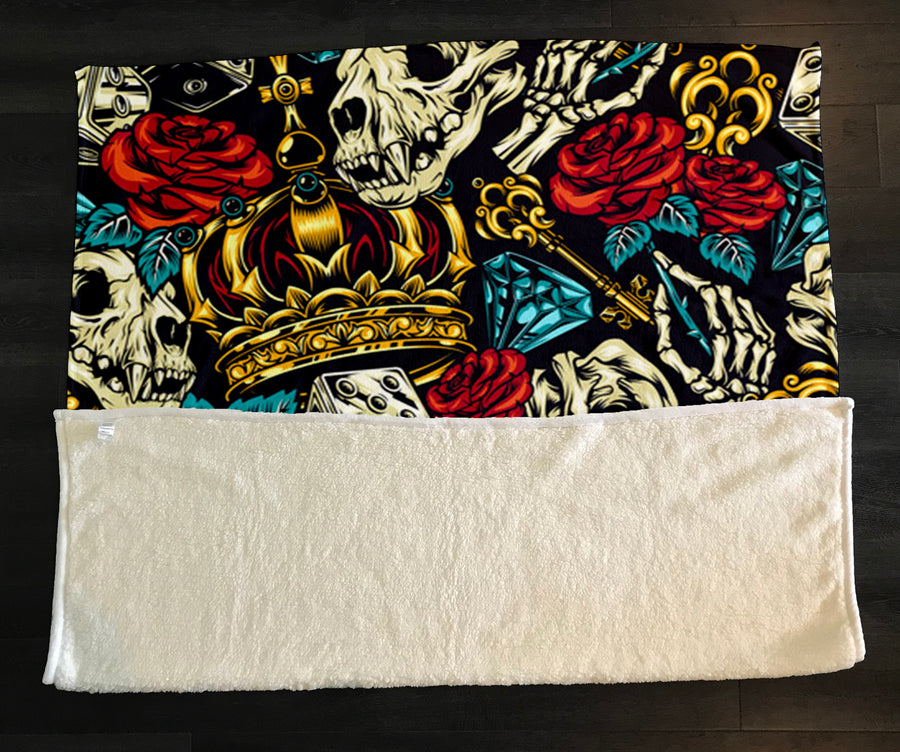 Red Rose and Crown Gothic Floral Pattern Fleece Sherpa Blanket