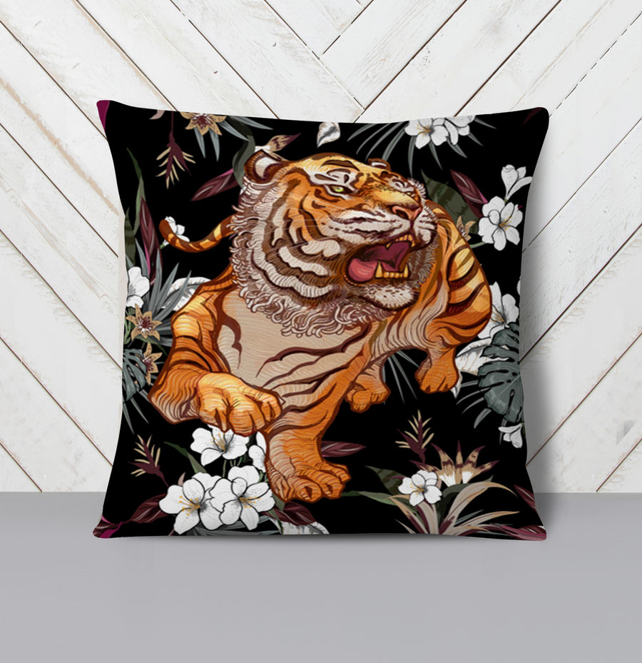 Tiger Floral Jungle Pattern Throw Pillow Cover