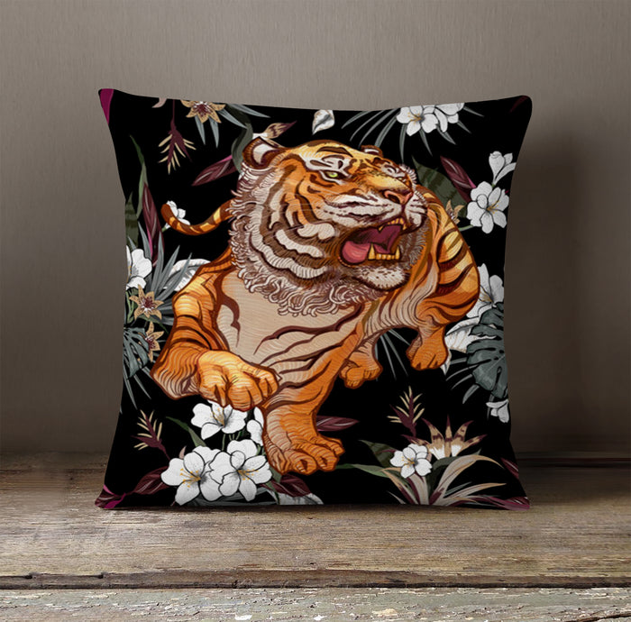Tiger Floral Jungle Pattern Throw Pillow Cover