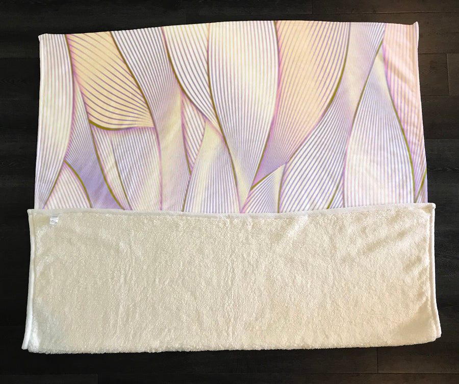 Soft Purple Feather Layered Abstract Pattern Fleece Sherpa Blanket