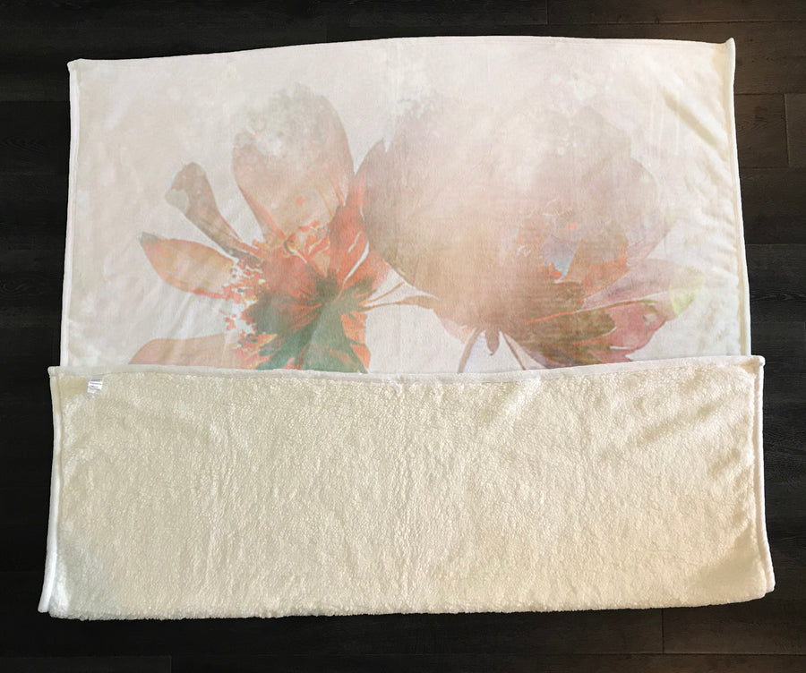 Soft Pink Floral Minimalist Pattern Fleece Sherpa Blanket