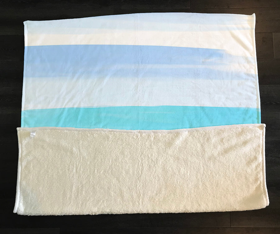 Blue Coastal Horizon Stripe Pattern Fleece Sherpa Blanket