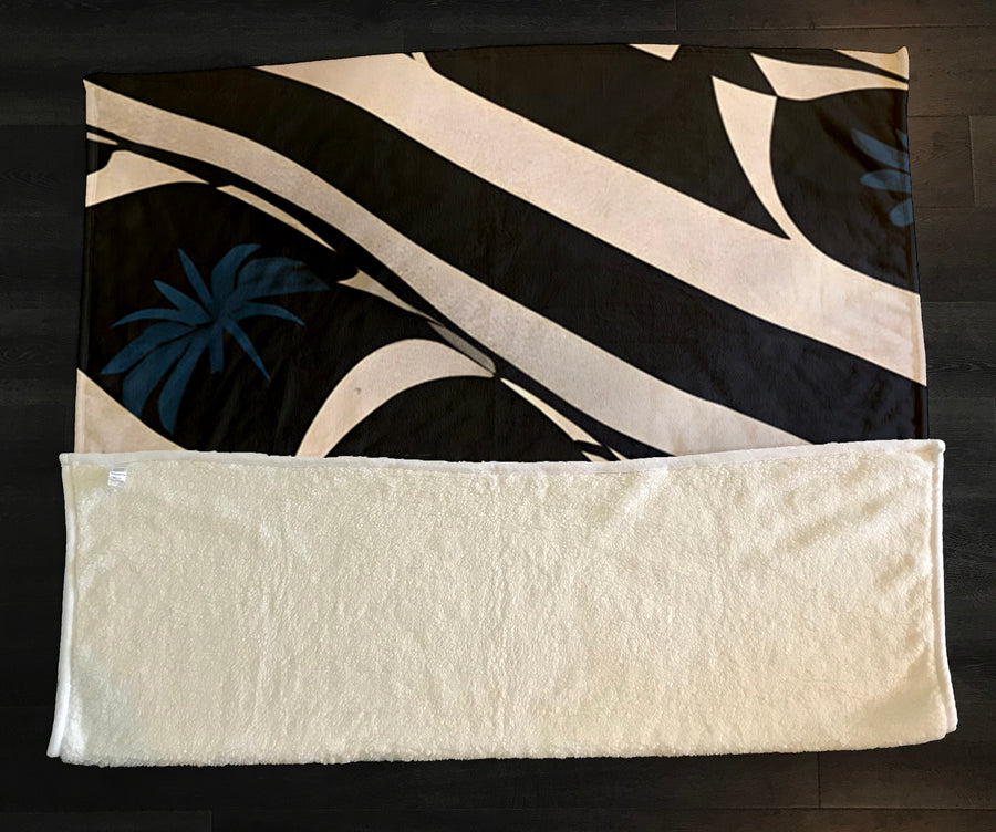 Black and Beige Abstract Wave Pattern Fleece Sherpa Blanket