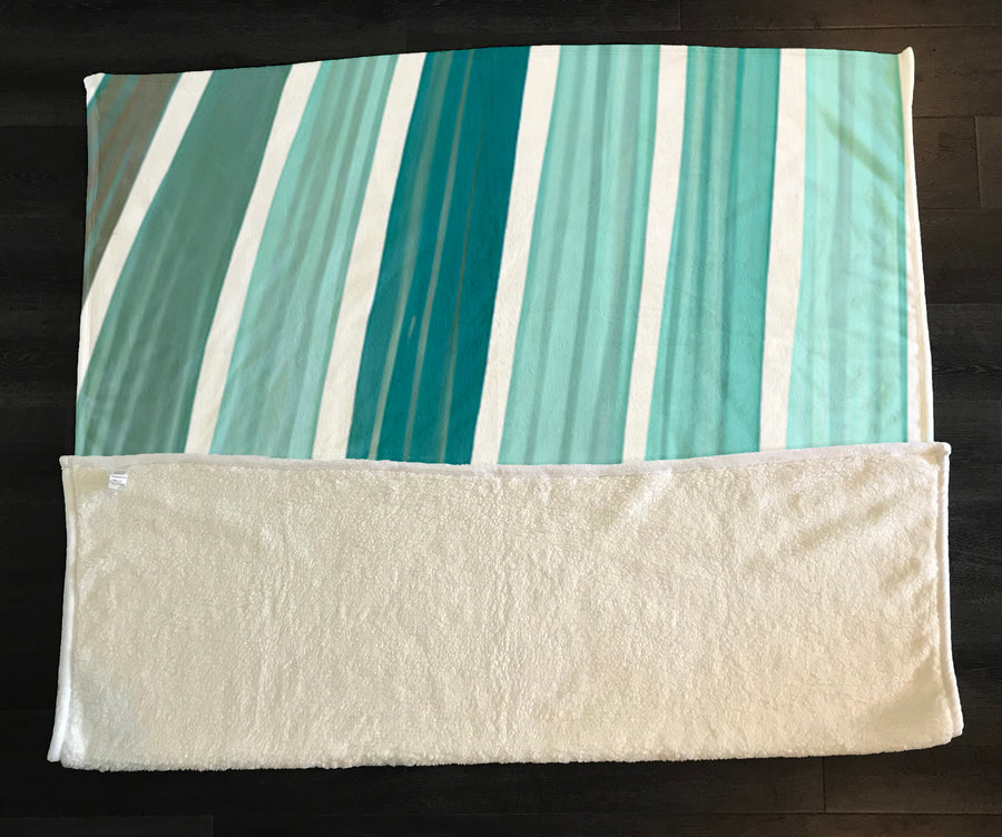 Teal Vertical Drip Stripe Pattern Fleece Sherpa Blanket