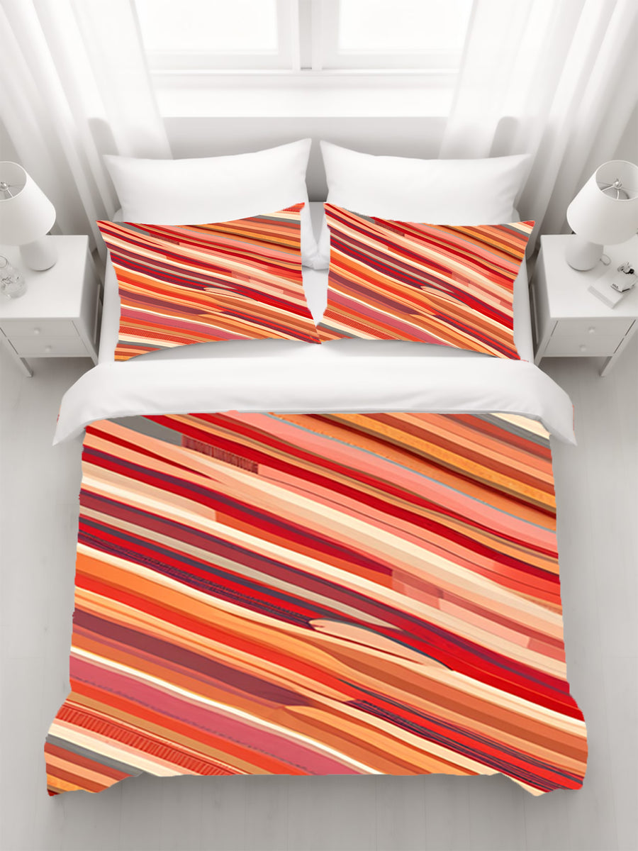 Red and Beige Linear Flow Pattern Duvet Cover