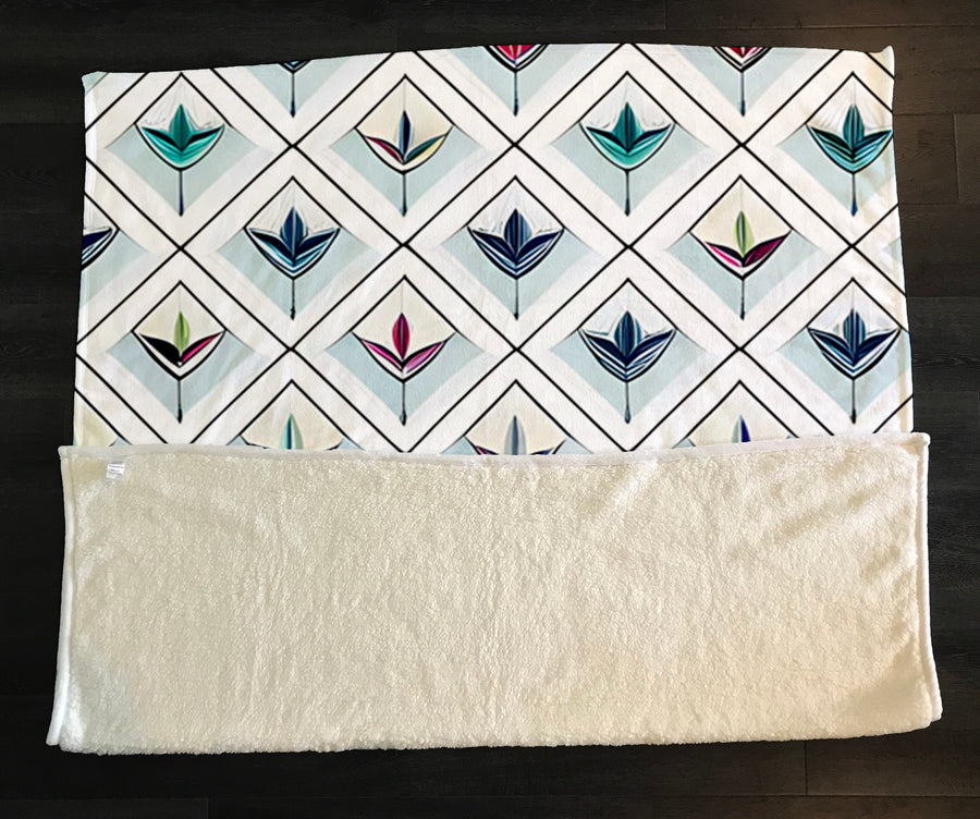 Teal Diamond Geometric Pattern Fleece Sherpa Blanket